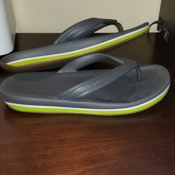 crocs unisex flip flops